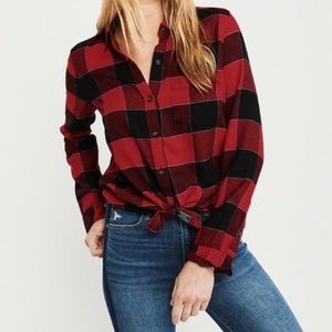 Abercrombie & Fitch women’s long sleeve flannel button down | red/black | medium